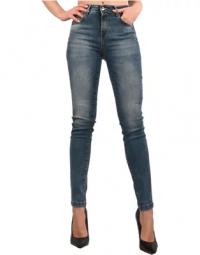 Slim-fit Jeans, Leder du efter et stilfuldt og behageligt par slim-fit jeans? S?g ikke l?ngere end Kocca`s Skinny og Light Washing Model. Fremstillet af h?j kvalitet bomuld, er disse fem-lomme jeans perfekte til enhver modebevidst kvinde.