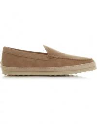 Beige ruskind loafers