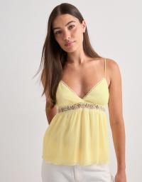 Nelly - Gul - Chiffon Lace Top