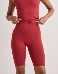 Aim'n - Rød - Shape Seamless Biker Shorts
