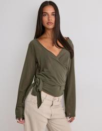 Nelly - Grøn - Open Back Wrap Top
