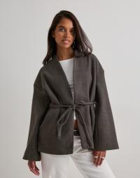 Vero Moda - Brun - Awsijina Ls V-Neck Short Jacket Noo