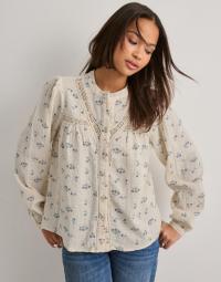 Only - Hvid - Onllari L/S Flower Shirt Noos Wvn