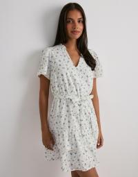 Vero Moda - Blomstret - Vmtrine Ss Short Lace Dress Wvn Noo