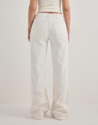 Nelly - Hvid - Loose Flare Jeans