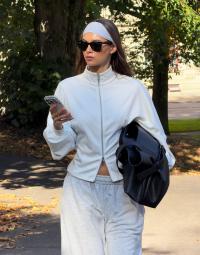Nelly - Hvid - Luxury Funnel Neck Zip