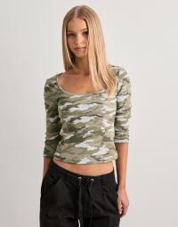 Nelly - Mønstret - Camo Half Sleeve Top