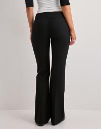 Nelly - Sort - Low Waist Flare Pants
