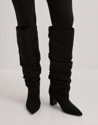 Nelly - Sort - Scrunch Pointy Block Boot