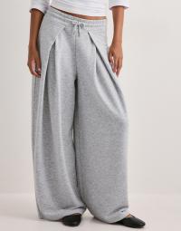 Nelly - Grå - Pleated Joggers