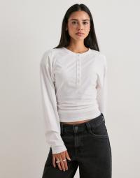 Nelly - Hvid - Shoulder Focus Button Top