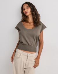 Nelly - Brun - Deep Neck Knit Top