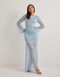 Malina - Blå - Haisley Sheer Knitted Maxi Dre