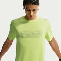 Nike Miler Dri-FIT UV Protection Winterized-løbeoverdel til mænd - gul