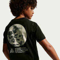 Nike ACG Dri-FIT-T-shirt med Planet Earth-motiv til større børn - sort