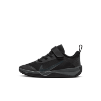 Nike Omni Multi-Court-sko til mindre børn - sort