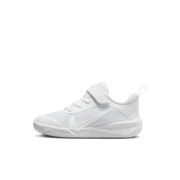 Nike Omni Multi-Court-sko til mindre børn - hvid