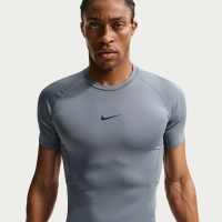 Tætsiddende Nike Pro Dri-FIT-fitnessoverdel med korte ærmer til mænd - grå