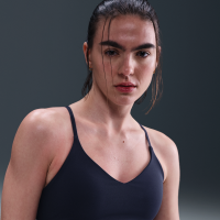 Justerbar Nike Indy-sports-bh med indlæg og let støtte til kvinder - blå