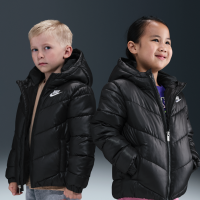 Nike All Day Play-dynejakke til mindre børn - sort