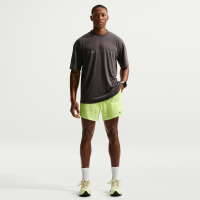 Nike Stride Dri-FIT-2-i-1-løbeshorts (18 cm) til mænd - gul