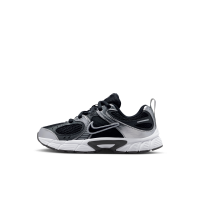 Nike V5 RNR-sko til mindre børn (klassiske snørebånd) - sort