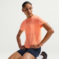 Kortærmet Nike Swift Breathe Dri-FIT-løbeoverdel til kvinder - Orange