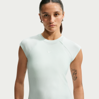 Nike Chill Knit kortærmet ribtop med tætsiddende pasform til kvinder - grøn