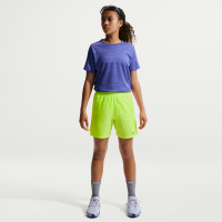 Nike Stride Dri-FIT-træningsshorts til større børn - gul