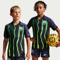 Nike x LEGO®-kollektionens Aero-FIT-fodboldtrøje til større børn - sort