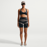 NikeSKIMS Satin Shine Bonded-cykelshorts (18 cm) med mellemhøj talje til kvinder - sort
