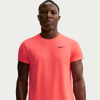 NikeCourt Victory Dri-FIT-tennisoverdel til mænd - rød