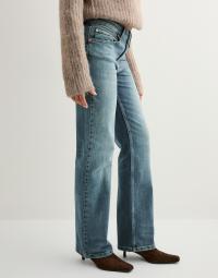 Nelly - Blå - Perfect Straight Jeans