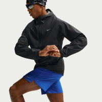Vandtæt Nike Stride Storm-FIT ADV-løbejakke til mænd - sort