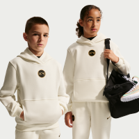 Kylian Mbappé Club Fleece Nike-fodboldhættetrøje til større børn - hvid