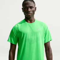 Kortærmet Nike Stride Dri-FIT ADV-løbetop til mænd - grøn