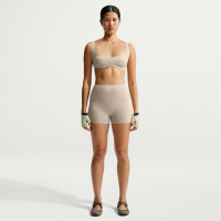 NikeSKIMS Studio Stretch-shorts (8 cm) til kvinder - hvid