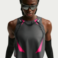 Kort Nike AeroSwift Dri-FIT ADV-løbetanktop til kvinder - grå