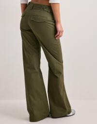 Nelly - Grøn - Loose Flare Cargo Pants