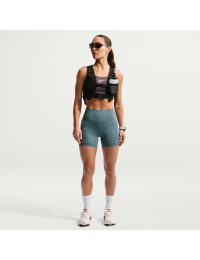 Tætsiddende Nike Swift-løbeshorts (10 cm) med høj talje til kvinder - grå