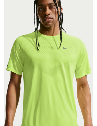Kortærmet Nike Stride Dri-FIT ADV-løbetop til mænd - gul
