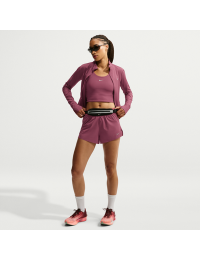 Nike Swift Dri-FIT 2-i-1-løbeshorts med mellemhøj talje til kvinder - rød