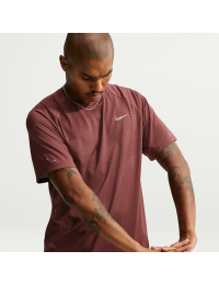 Kortærmet Nike Stride Dri-FIT ADV-løbetop til mænd - brun